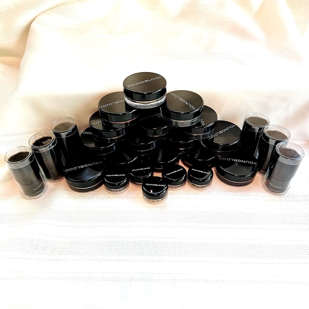 YOUNGBLOOD Bundle NEW Natural Mineral‎ Foundation Blush Hi-DEF Brushes
💥SALE💥 - Picture 8 of 16